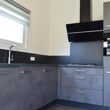 אתר נופש Schaelsbergerbosch- 2 Bath Fireplgarde *