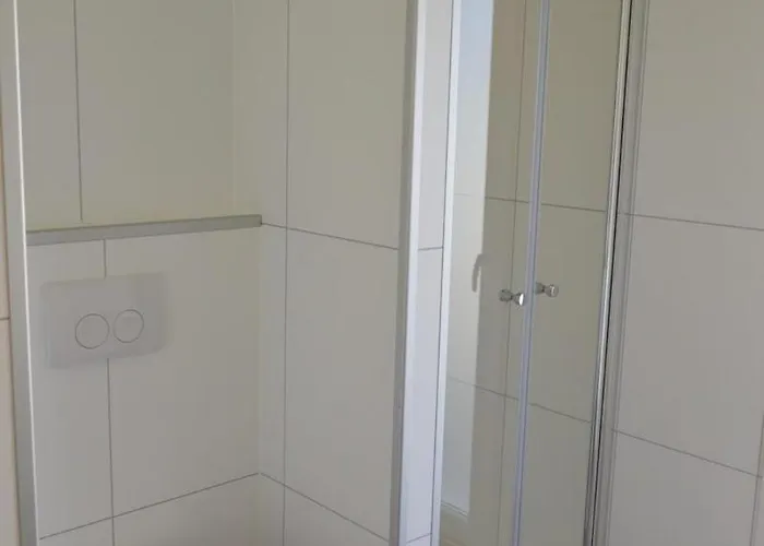 Schaelsbergerbosch- 2 Bath Fireplgarde *